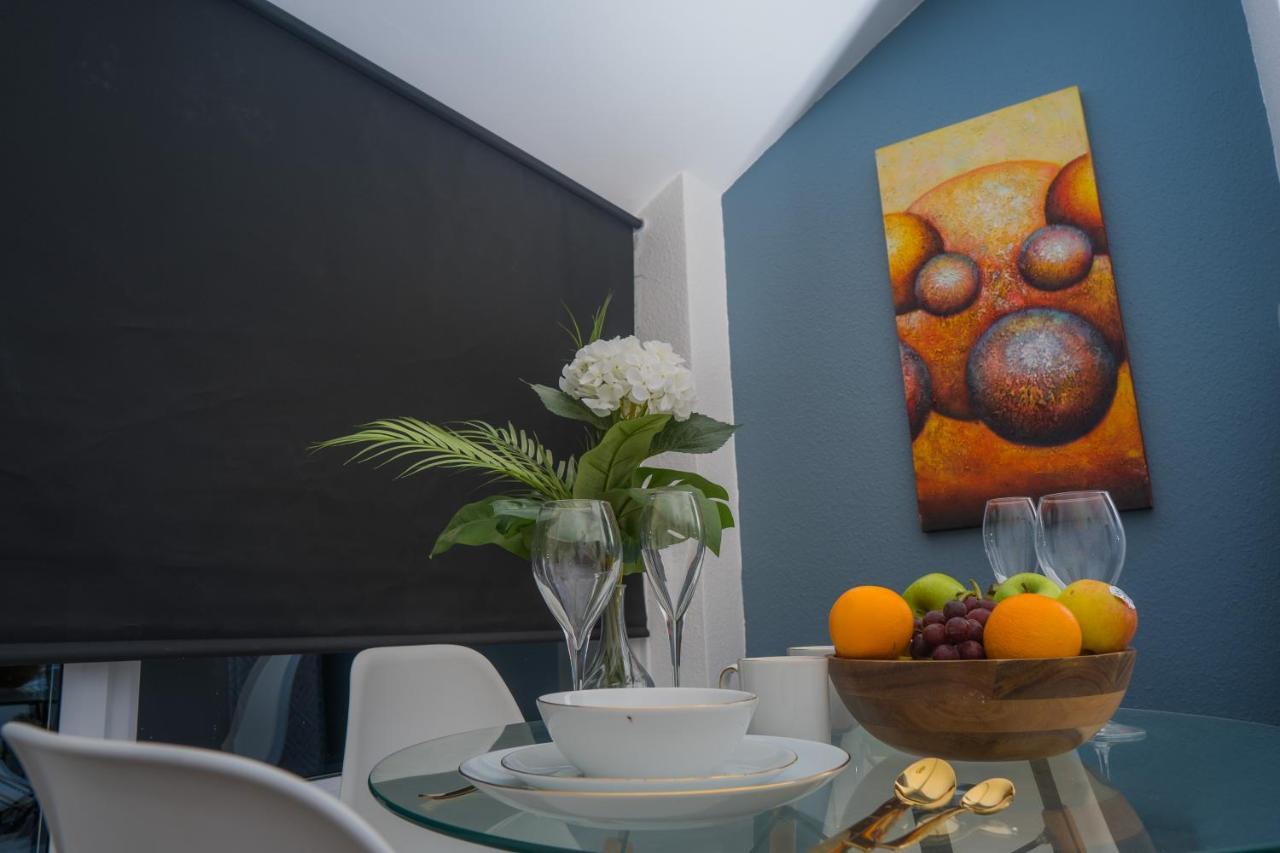 The Private Villa, Northampton Centre, 9 Beds, 5 Bedrooms, Sleeps 12 Esterno foto